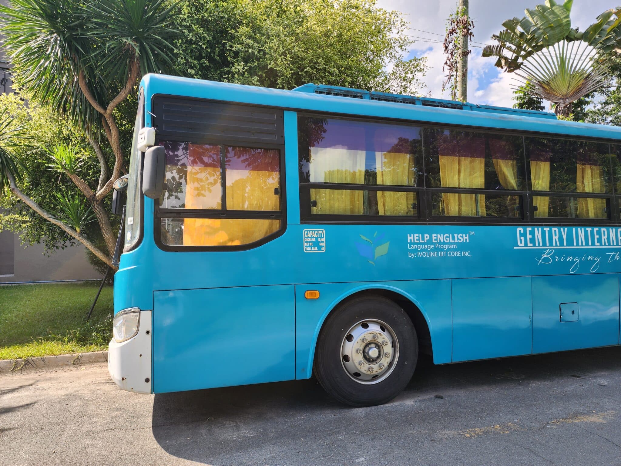 HELP語言學校Clark校區 校車