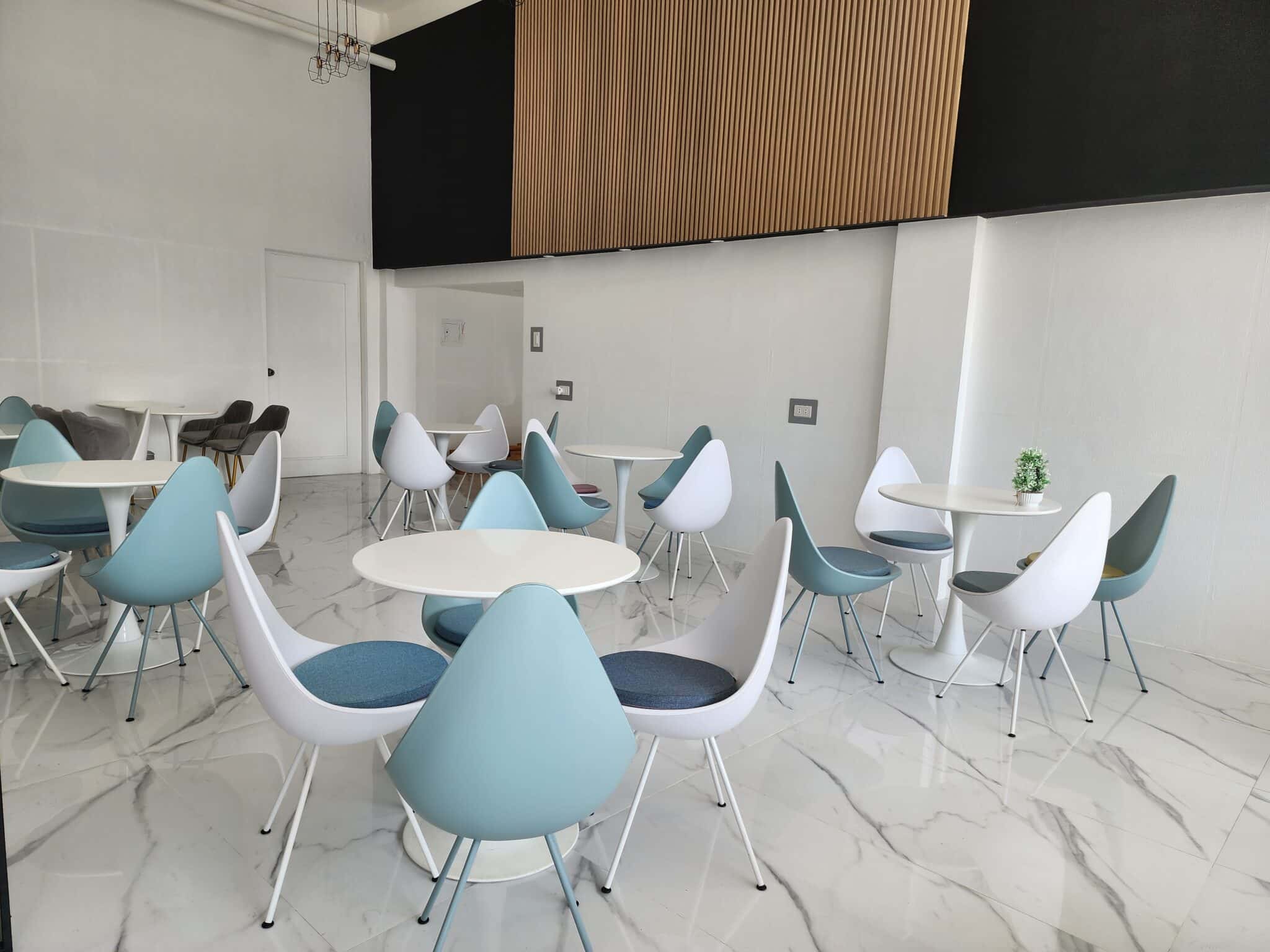 EG語言學校球場cafe