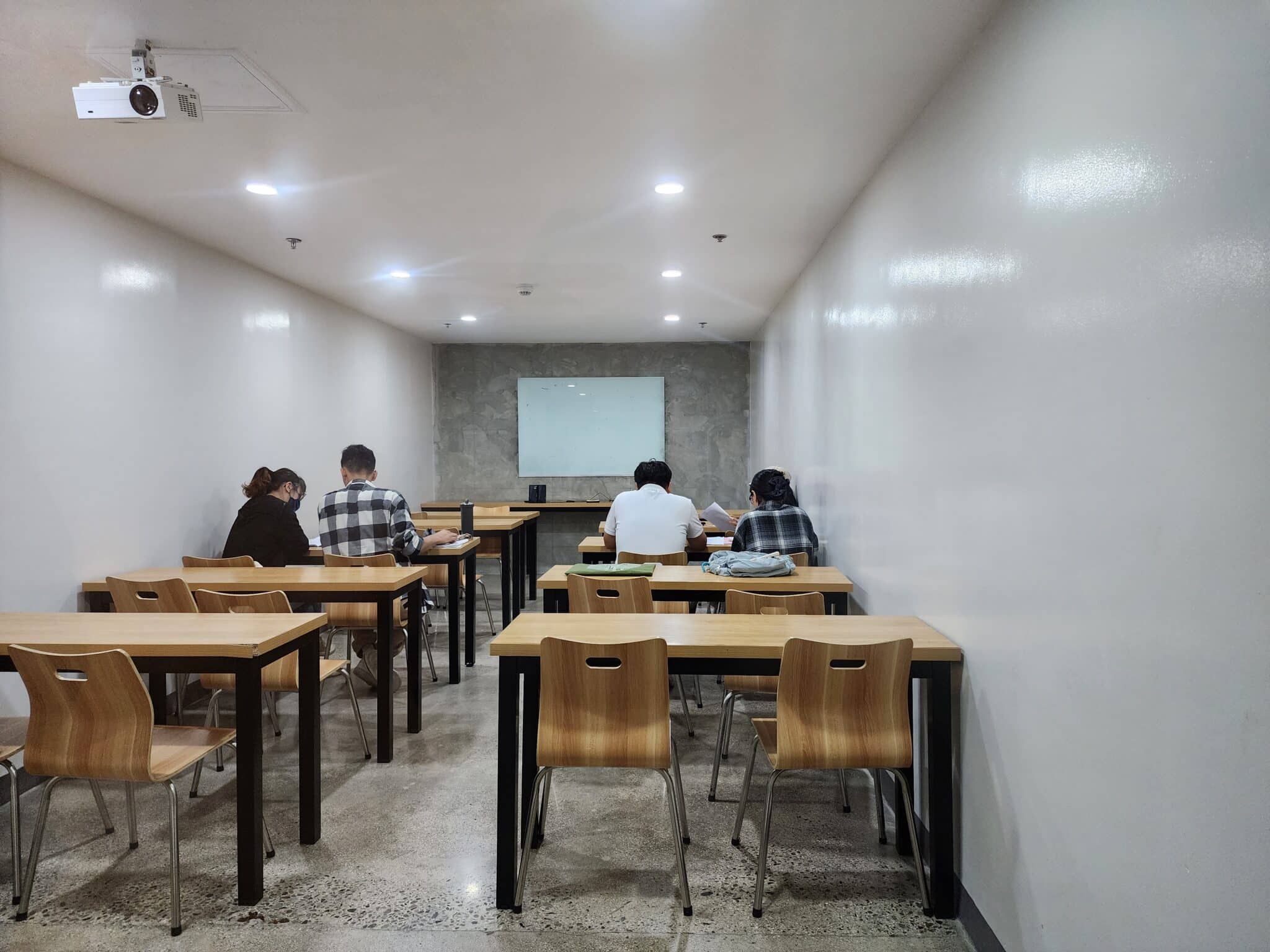 CIA語言學校團體課